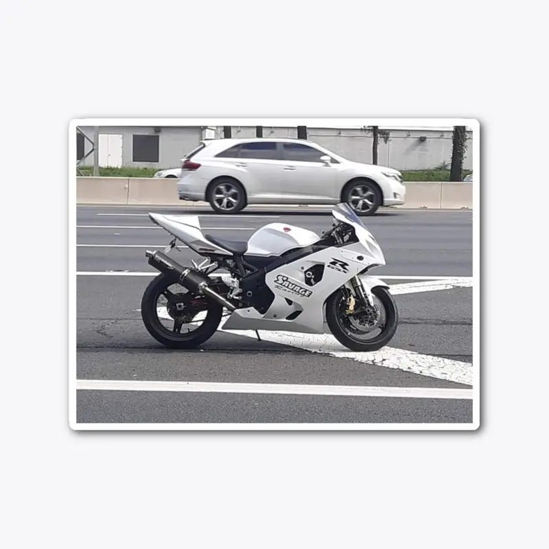 white gsxr 750